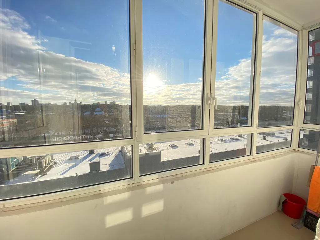 Поделам Светлая квартира рядом с Radisson Blu