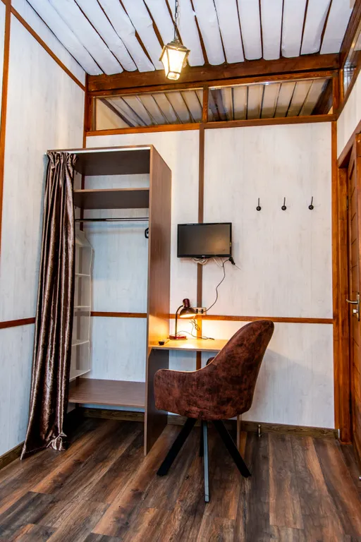 Квартира 2-комнатная в старинном особняке с парковкой