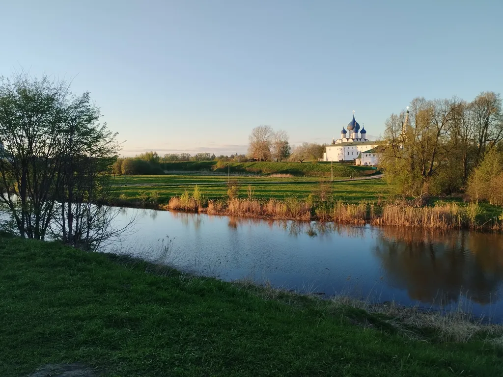 Уютный домик около Деревянного зодчества