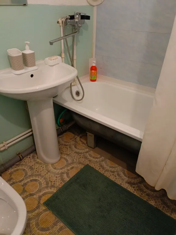 Чистейшая квартира с двумя отдельными кроватями