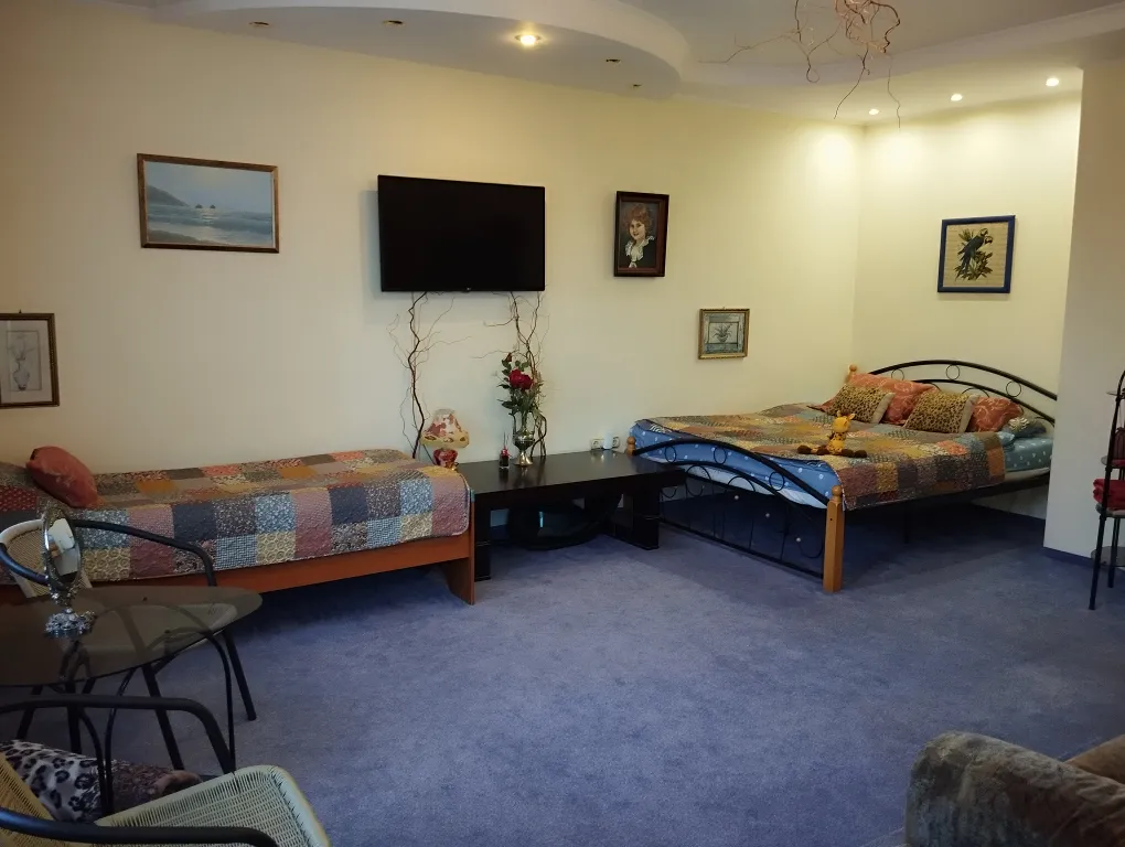 Апартаменты с бассейном
ДомКрус