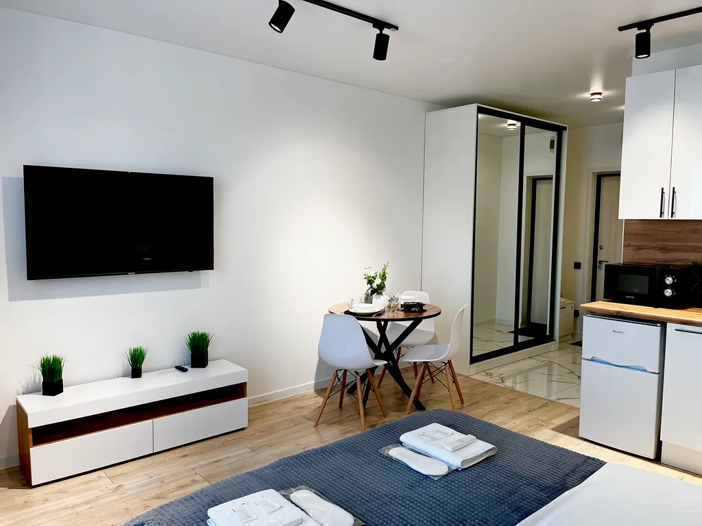 Студия с дизайнерским ремонтом