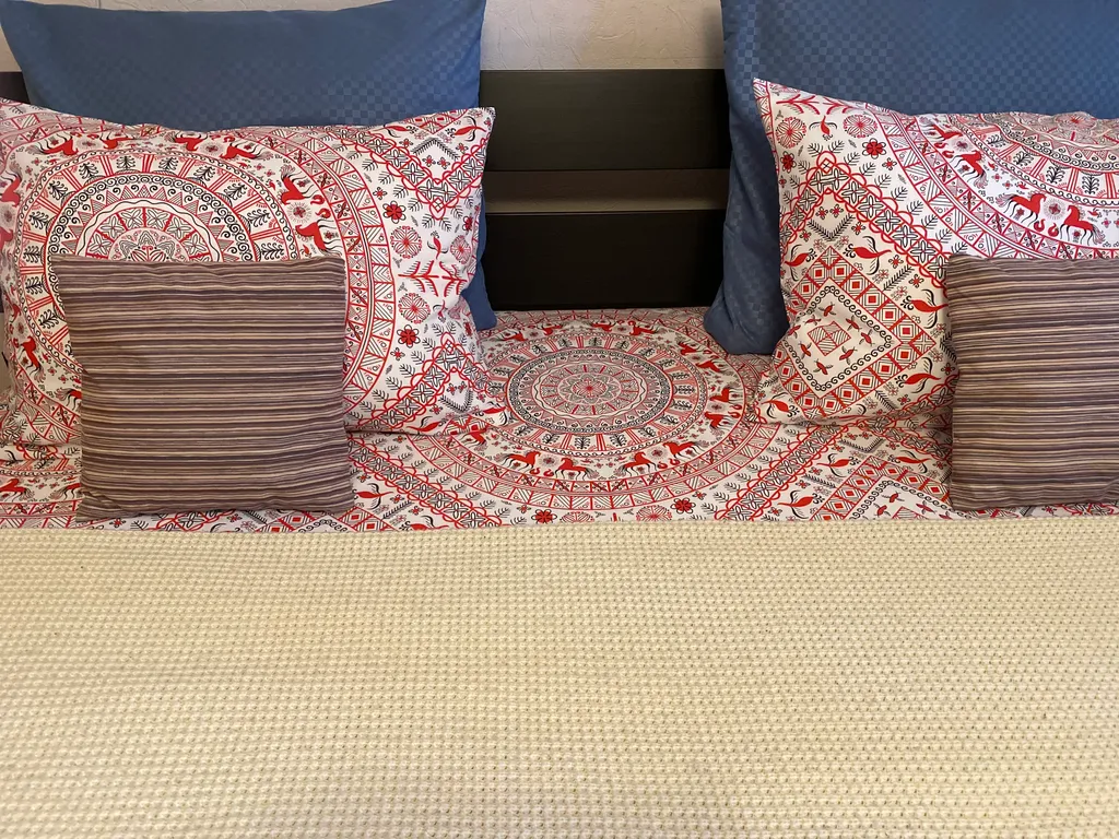 Через дорогу от ЛетоЛето Яркая 1+ квартира