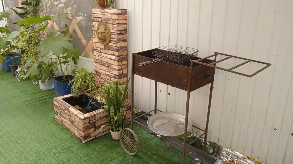 Большой дом в центре у моря