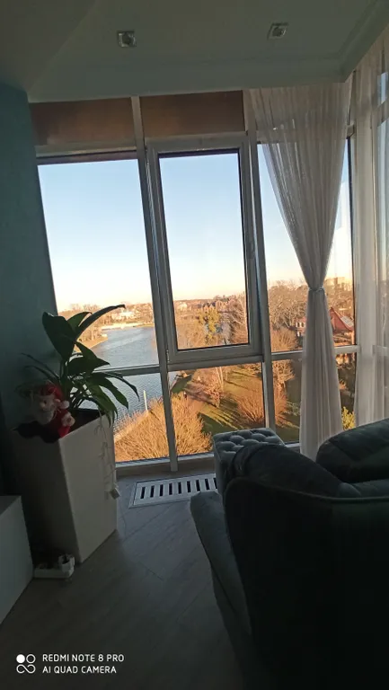 Квартира у озера