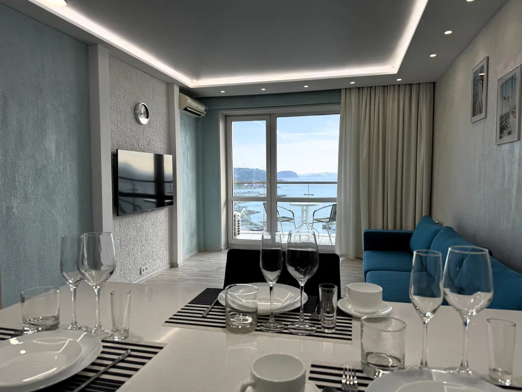 Квартира с видом на море и яхт-клуб первая береговая линия