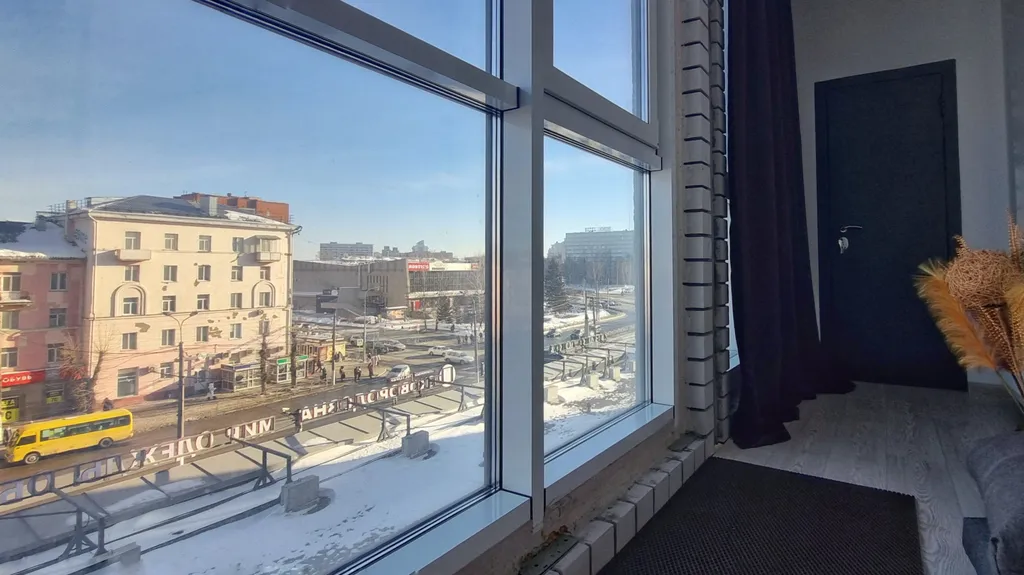 Квартира Рыжий Кот у Мира (видовая квартира в центре) — Барнаул
