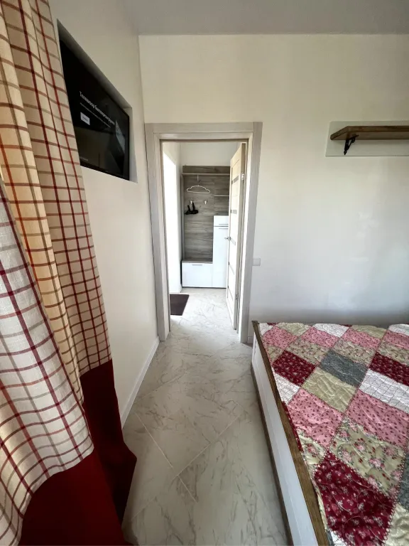 Дом с тремя апартаментами с видом на горы и море