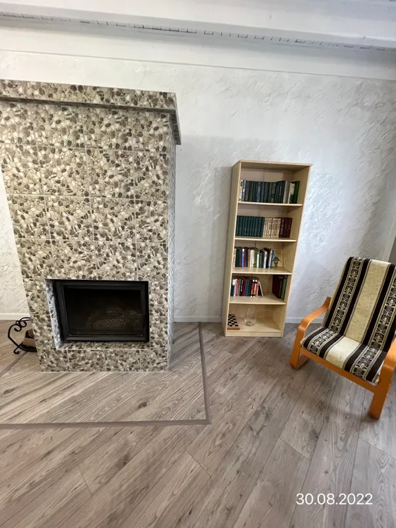 Живописная усадьба в лесу у озера