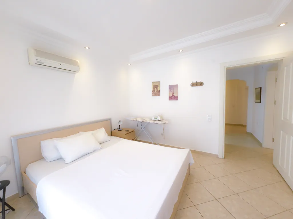 Уютная квартира с видом на бассейн и сад