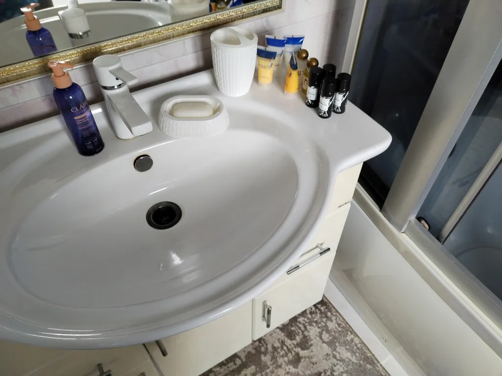 Уютный загородный дом у озера, с баней, для отдыха и праздника