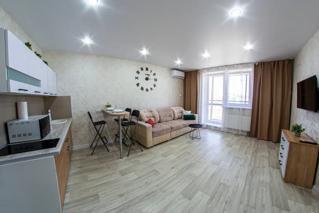 Квартира Студия с панорамным балконом — аренда посуточно в Омск