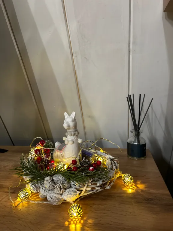 Большой дом в стиле А-фрейм на берегу реки Люторка