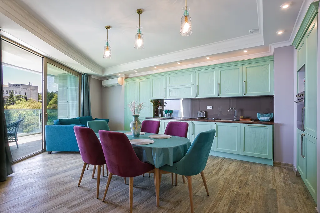 Трёхкомнатный апартамент с видом на море