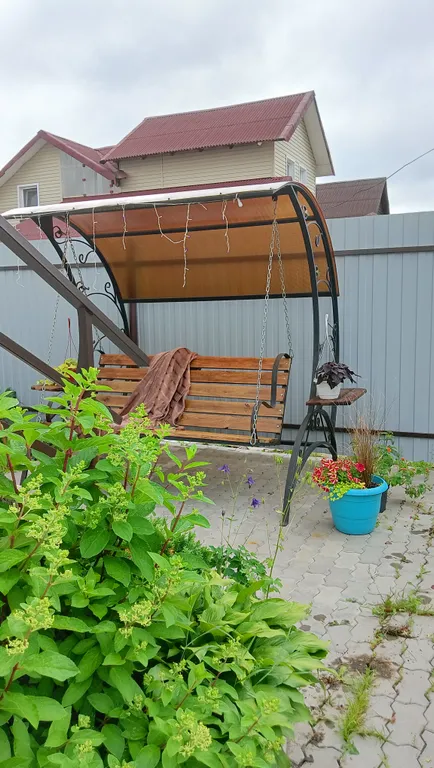 Коттедж с зимним садом и бассейном