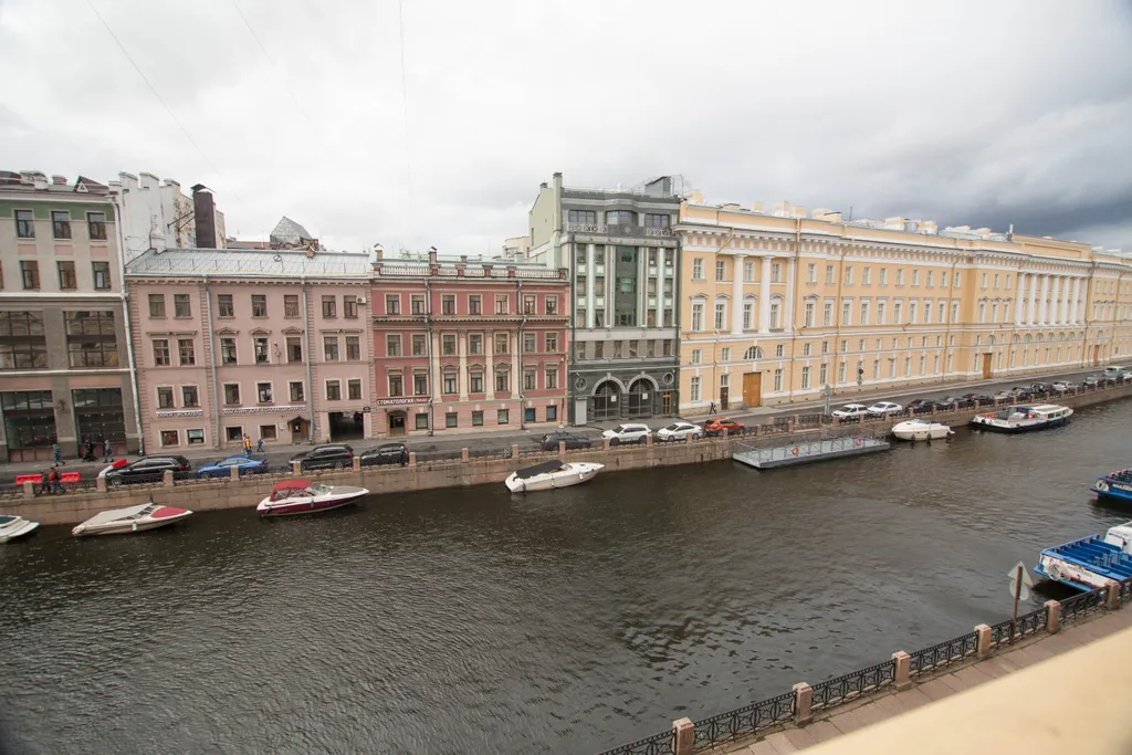Квартира Квартира Апартамент на набережной реки Мойки 40 с видом на реку Мойку — Санкт-Петербург