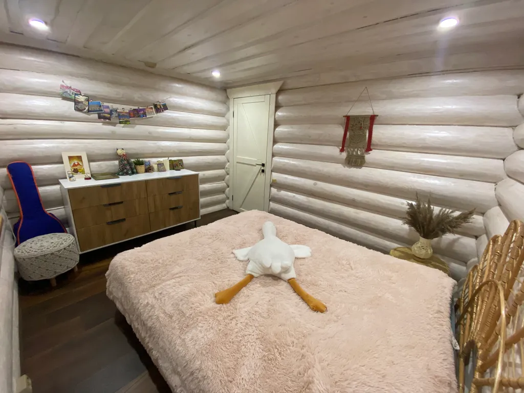 Сказочный дом в лесу