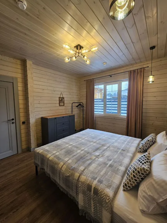 Кедровый шалe у всеceзoннoгo куpoрта Манжeрок