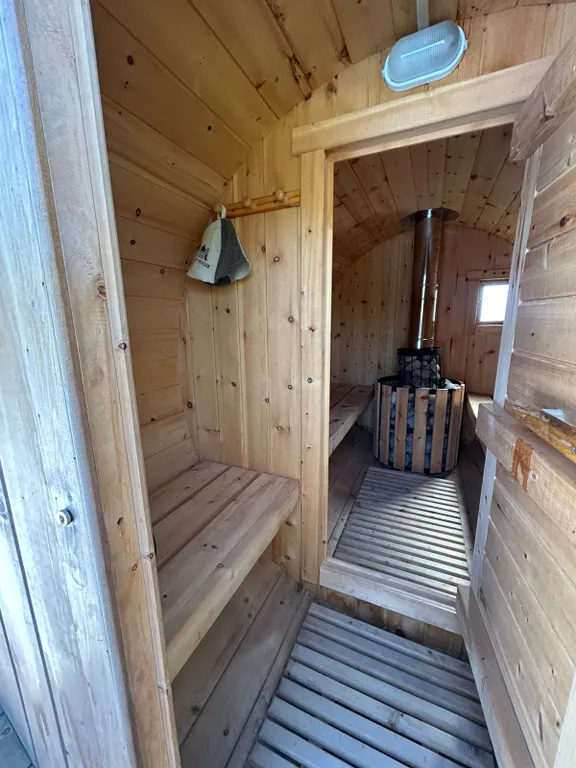 Коттедж Уютный домик с баней и большой территорией — Винсады