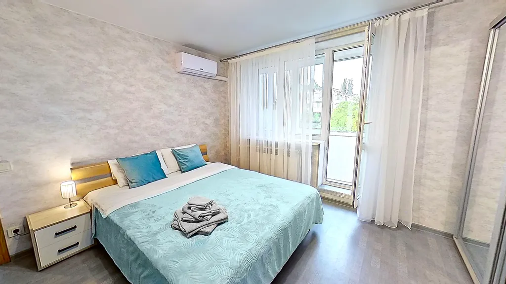 Уютная квартира напротив ТЦ Меганом