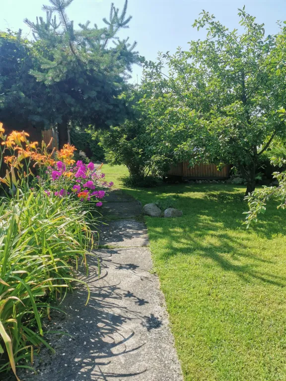 Дом 2 этажа, баня на дровах