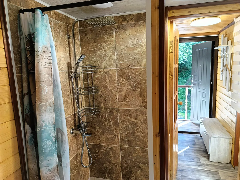 Дом у речки