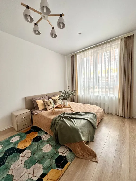 Светлая уютная трехкомнатная квартира