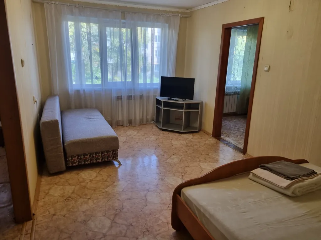 2-комнатная квартира Гагарина 2 линия 9