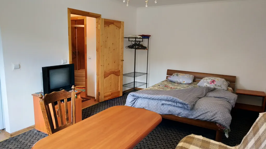 Квартира в домике с окнами в сад с отдельным входом и парковкой — аренда посуточно в Зеленоградск