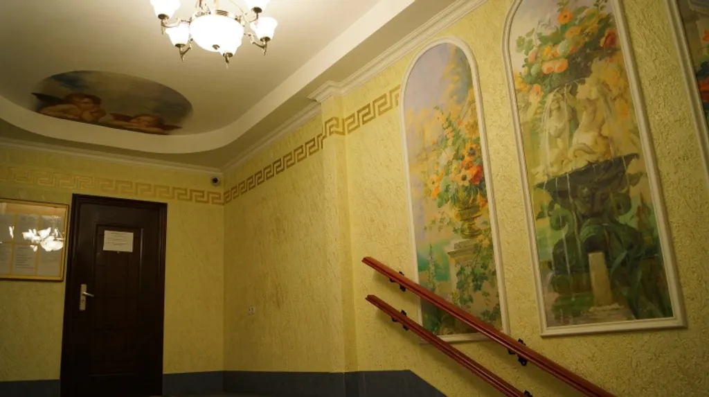 Большая однокомнатная, с большой кухней, у метро Дунайская