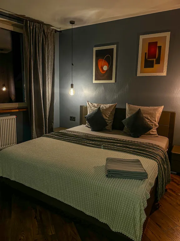 Geometry - просторная квартира с панорамным видом на реку в центре