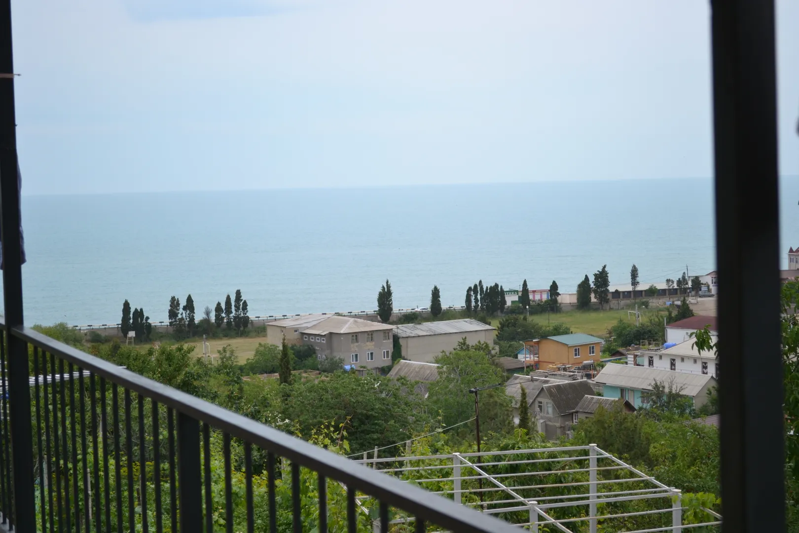 Вид с балкона на море