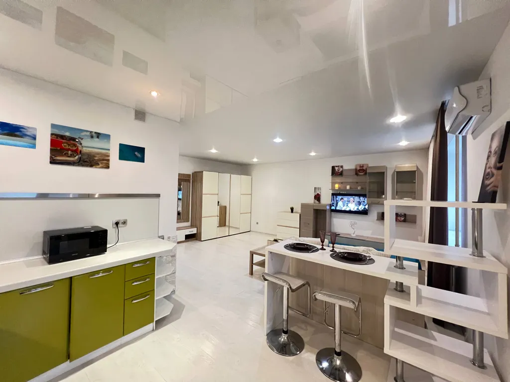 Дизайнерская студия в центре в новом доме