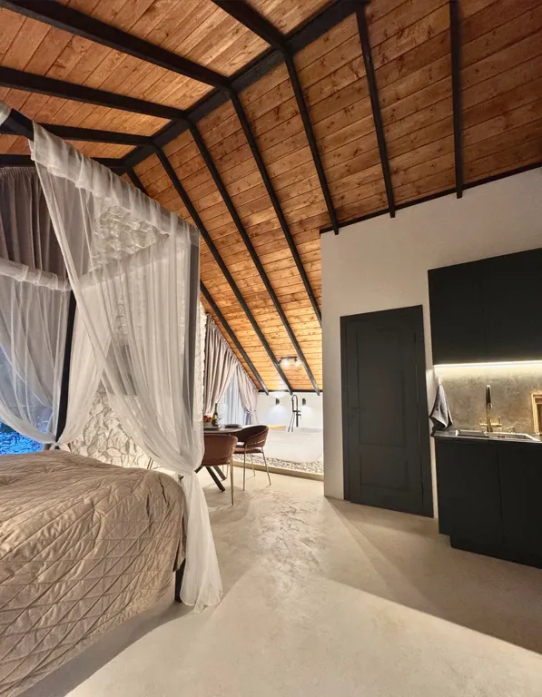 Уютный дом Elovoye в сердце леса с уличным спа-бассейном