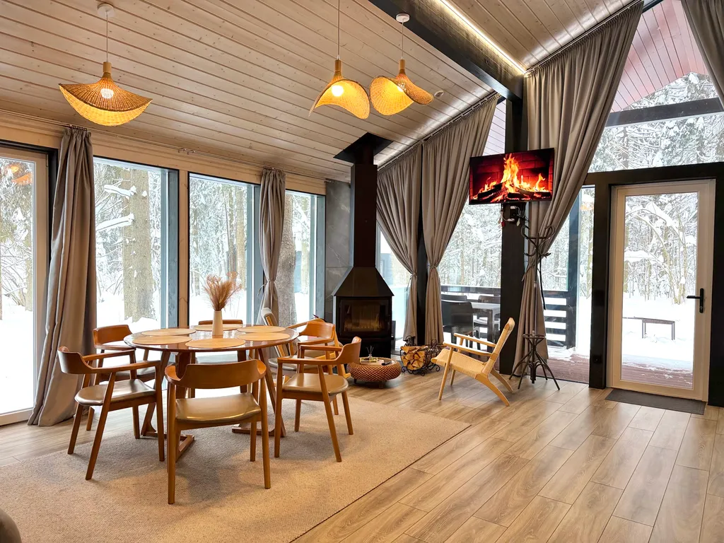 Просторный дом для компании с камином, сауной и общей зоной