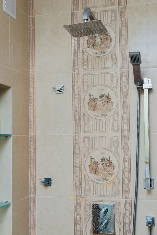 Двухуровневая трёхкомнатная квартира возле моря