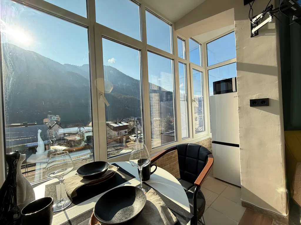 Квартира с шикарным видом на горы в центре Красной поляны