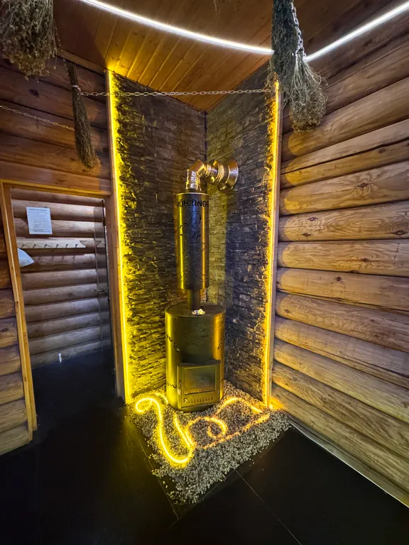 Срубовой дом с большим бассейном и шикарным видом на Жигулевские горы