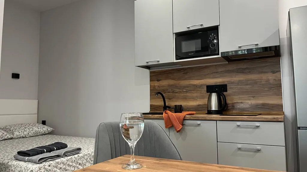 Квартира с посудомойкой, балконом и бассейном