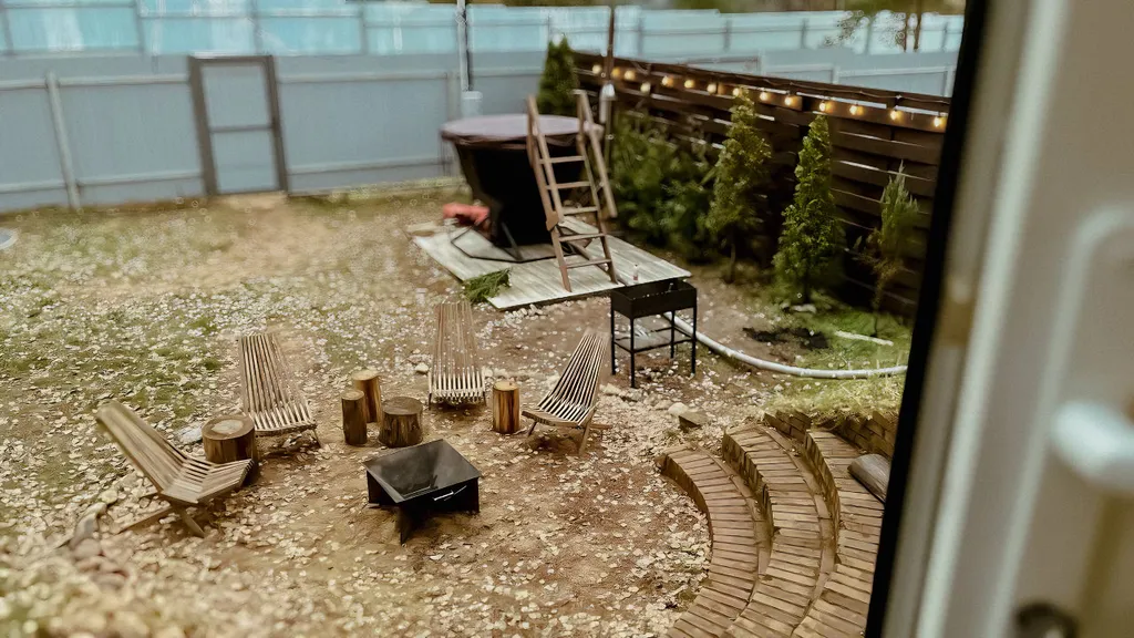 Коттедж Дом с панорамными окнами в сосновом лесу с банным чаном и проектором — Первая Алексеевка