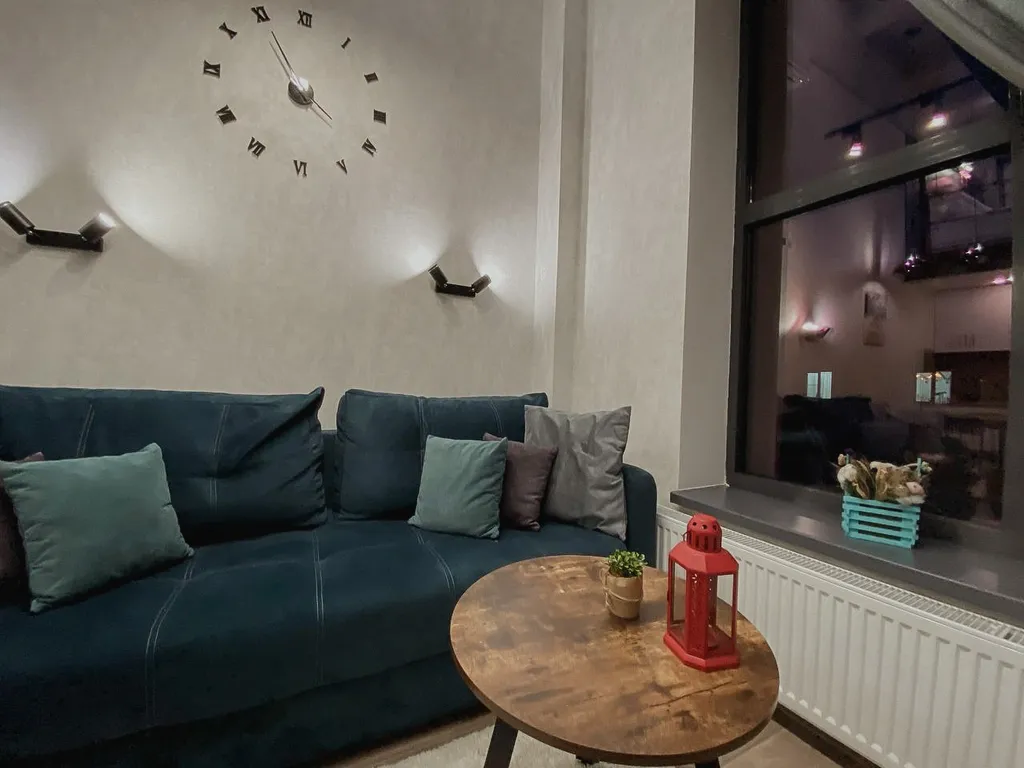 Дизайнерская двухуровневая квартира с панорамными окнами — аренда посуточно в Астрахань