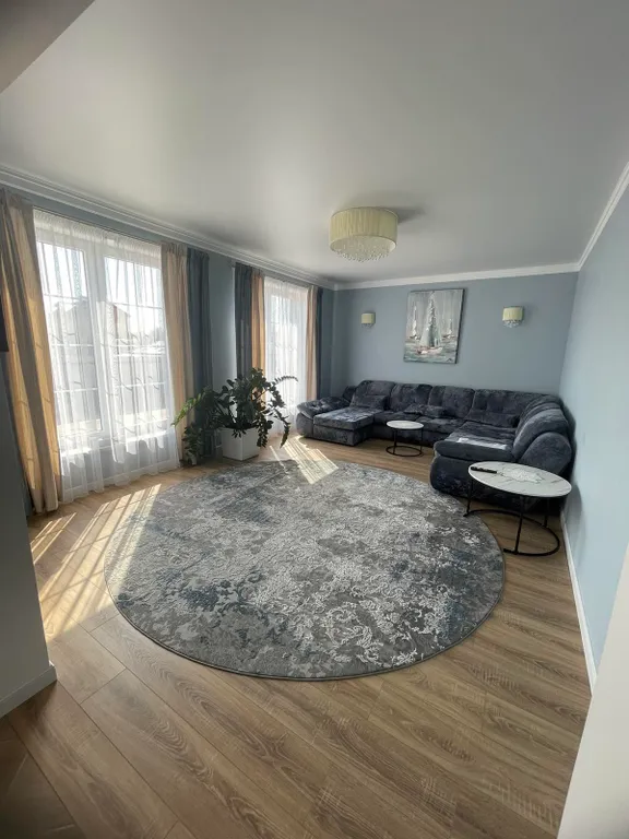 Загородный дом с баней и бассейном