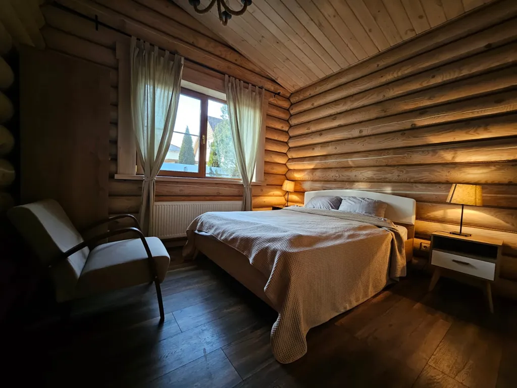 Дом рядом с лесом