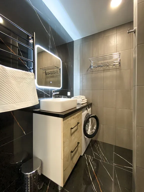 Квартира Квартира ЖК Альпийский квартал, рядом ЖД, 13 этаж, кровать 160 см, вид во двор — Сочи