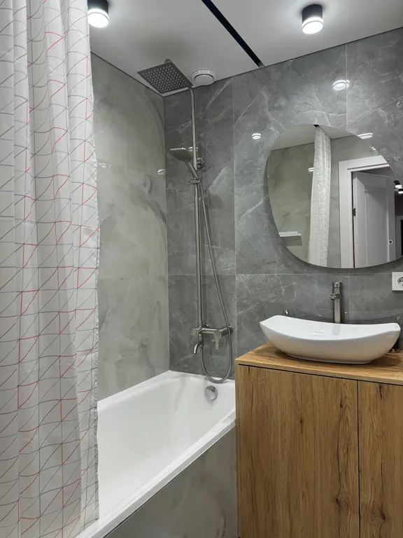 Просторная квартира рядом с ТРЦ Планета