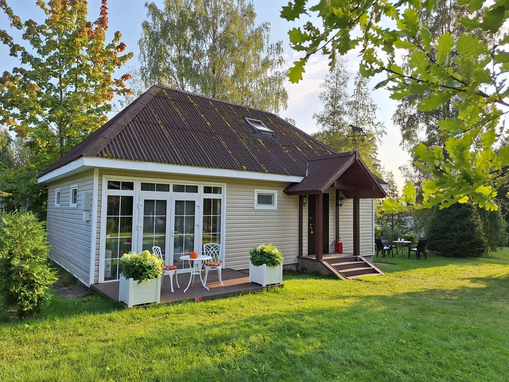 Дом на берегу залива с баней и камином