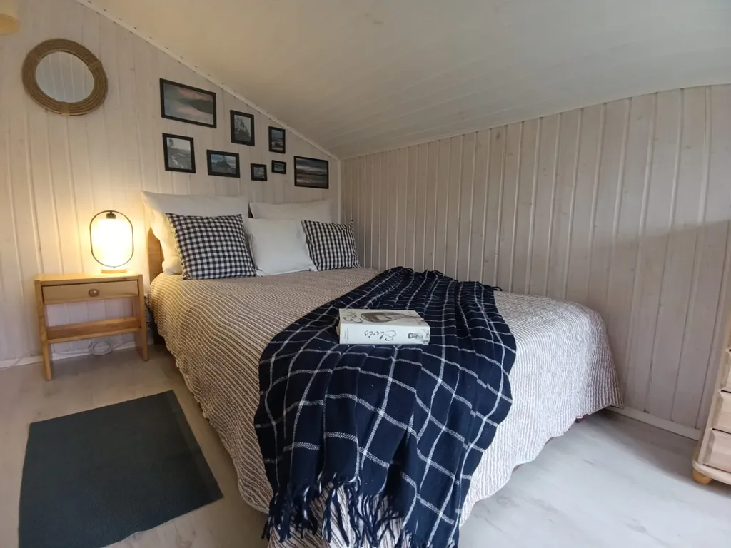 5 к. дом с баней на берегу озера Петрозаводск