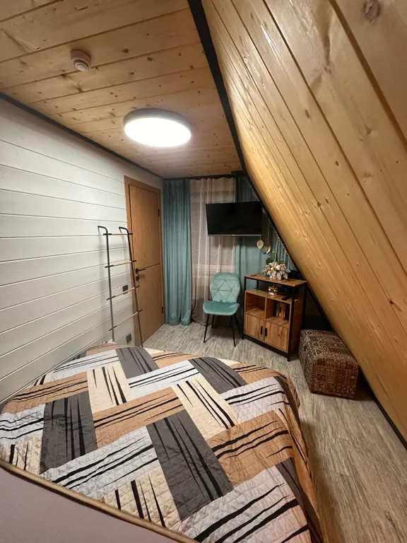 Шале у озера