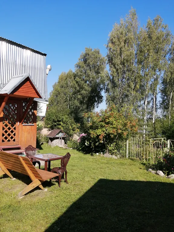 Дом на берегу озера Селигер