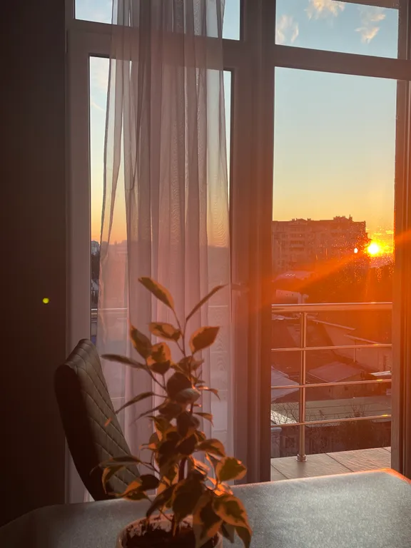 Апартамент в центре города, с видом на море и горы Saada House